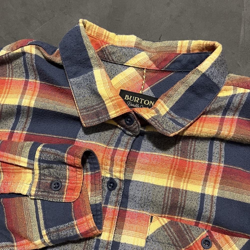 Burton Snowboards Button Up Flannel Shirt Womens XL Plaid‎ Durable Goods